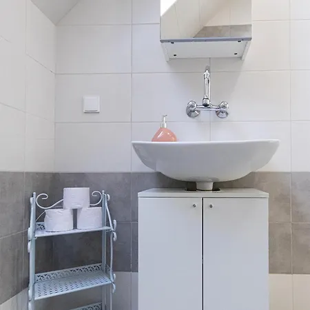 Seastоry By Rv Apartman *