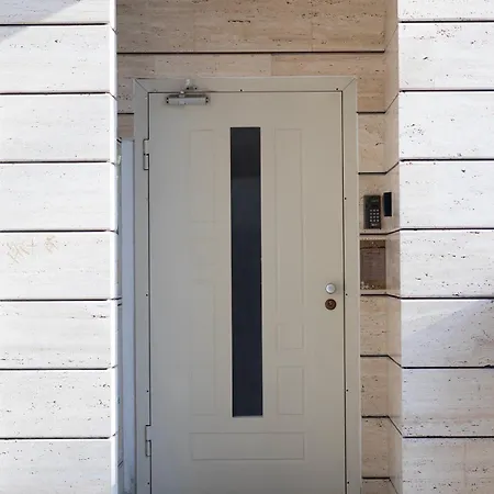 Seastоry By Rv Apartman *